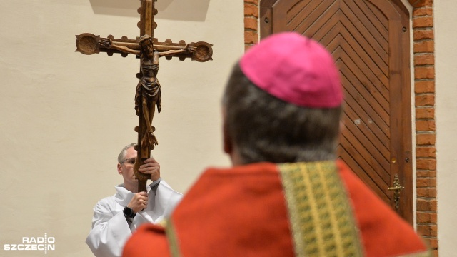 Gdy sobie uświadomimy, jak daleko odeszliśmy od drogi Boga to musimy się przerazić, bo zbłądziliśmy - mówił podczas homilii arcybiskup Andrzej Dzięga, metropolita szczecińsko-kamieński.