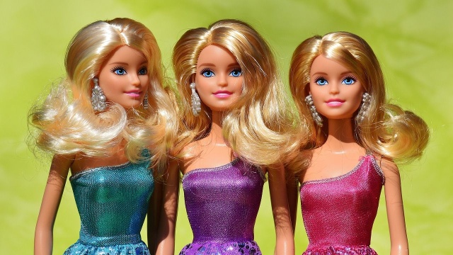 Lalka Barbie kończy dziś.... 60 lat. 9 marca 1959 roku zadebiutowała na targach zabawek w Nowym Jorku.