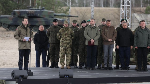 Premier Mateusz Morawiecki podkreślił, że przez 20 lat obecności w NATO Polska i kraje Grupy Wyszehradzkiej udowodniły, że są wartościowymi członkami Sojuszu.