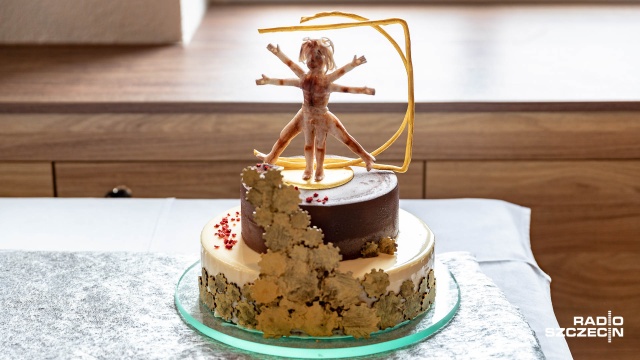 Co łączy Leonarda Da Vinci i słodki deser Najlepiej wiedzą to Monika Kalecińska i Damian Stępień ze szczecińskiego gastronomika, którzy tortem z motywem twórczości włoskiego artysty i wynalazcy wywalczyli Mistrzostwo Polski Szkół Cukierniczych na Expo-Sweet 2019.