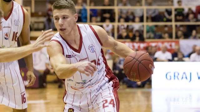 Koszykarze Spójni polegli w stolicy w rozgrywkach o mistrzostwo Polski. Stargardzianie przegrali w sobotę na wyjeździe z Legią Warszawa 72:76 w 22. kolejce Energa Basket Ligi.