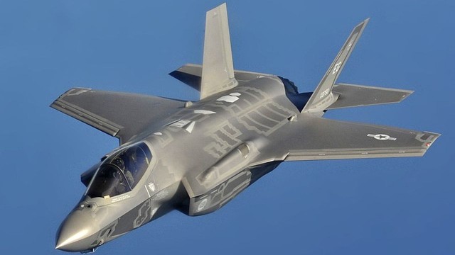 Samoloty F-35 mogą trafić do Polski po 2024 roku - mówił, w Kawiarence politycznej Radia Szczecin, szef sejmowej Komisji Obrony Narodowej oraz poseł Prawa i Sprawiedliwości Michał Jach.