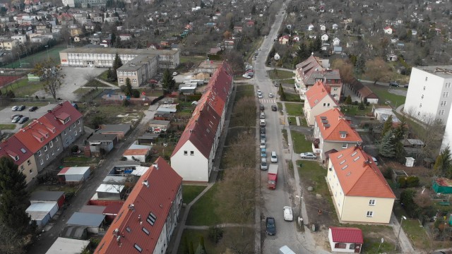 Już w najbliższy piątek przed południem rozpocznie się przebudowa ulicy Hożej w Szczecinie. Kierowcy będą mieli sporo kłopotów. Zamknięty zostanie dla ruchu odcinek pomiędzy ul. Piaskową a posesją Hoża 20. Trzeba będzie korzystać z objazdów.