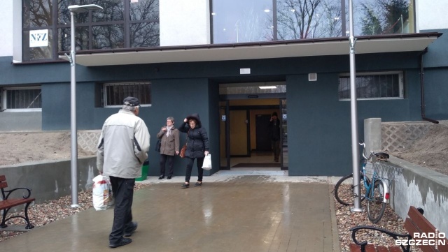 Dotychczasowe schody, którymi można było dotrzeć do szpitala w Kołobrzegu, zostały wyburzone. Powstało nowe wejście, które jest dużym ułatwieniem.