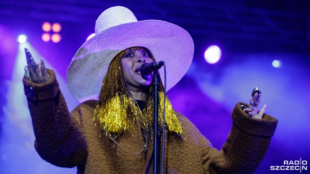 Cztery tysiące widzów z całej Polski, ale też Europy słuchało Erykah039i Badu na Szczecin Jazz. Królowa soulu, laureatka Grammy wystąpiła w Netto Arena.