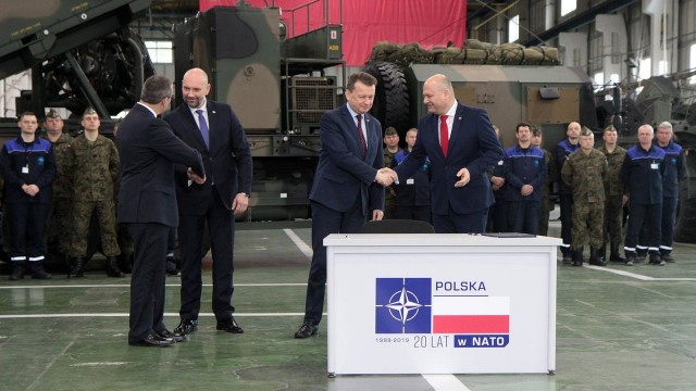 W Wojskowych Zakładach Elektronicznych w podwarszawskiej Zielonce podpisano kolejne umowy offsetowe do pierwszej fazy programu Wisła, czyli zakupu wyrzutni Patriot. Pierwsze takie dokumenty Polska podpisała pod koniec marca 2018 roku.