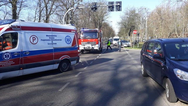 Ulica Ku Słońcu między rondem Gierosa a skrzyżowaniem z ul. Santocką w stronę centrum Szczecina jest nieprzejezdna.