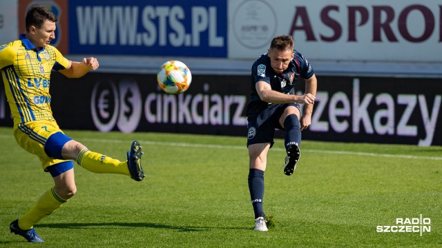 Piłkarze Pogoni nie wykorzystali szansy awansu do grupy mistrzowskiej ekstraklasy. Szczecinianie zremisowali z Arką Gdynia 3:3 w 29. kolejce rozgrywek o mistrzostwo Polski.