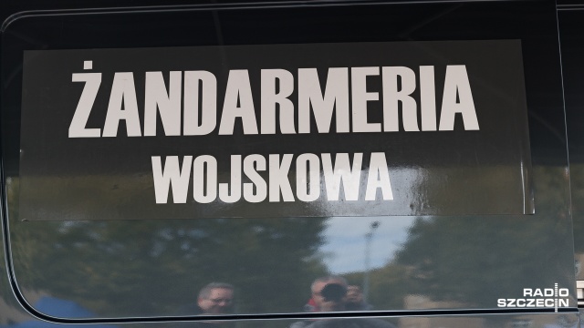 Żandarmeria Wojskowa zatrzymała byłego dowódcę rodzajów sił zbrojnych, generała broni Lecha M. oraz dwóch innych wojskowych. Zatrzymanie ma związek z nieprawidłowościami przy organizacji pokazów lotniczych AirShow w Radomiu, które bada prokuratura.