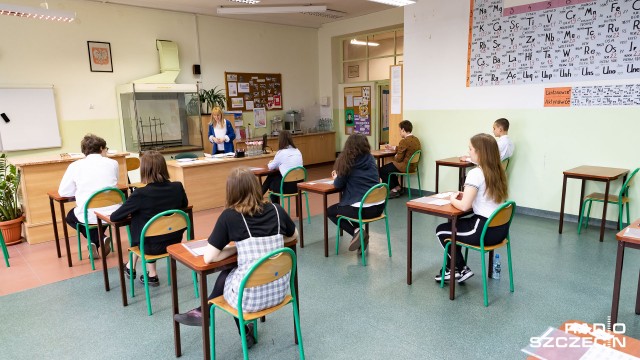 350 tysięcy uczniów z całego kraju ma o 9 rozpocząć drugi dzień egzaminu gimnazjalnego. W czwartek napiszą część matematyczno-przyrodniczą.