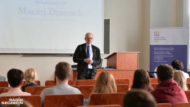 Na Uniwersytecie Szczecińskim odbywa się konferencja Polityka lokalnie. Ordynacja wyborcza, internet w kampanii czy budżet obywatelski - to tylko niektóre z prelekcji omawiane podczas wydarzenia.