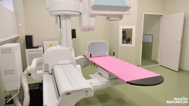 To jedyny taki sprzęt rentgenowski w Szczecinie. 109 Szpital Wojskowy kupił aparat Opera Swing. Jest bezpieczniejszy dla pacjenta i pozwala na dokładniejszą diagnostykę.