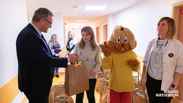 Te prezenty mogą być dla nich jedynymi przed zbliżającymi się świętami. Wielkanocne paczki otrzymały dzieci z Oddziału Psychiatrii Dziecięcej i Młodzieżowej szpitala w szczecińskich Zdrojach.