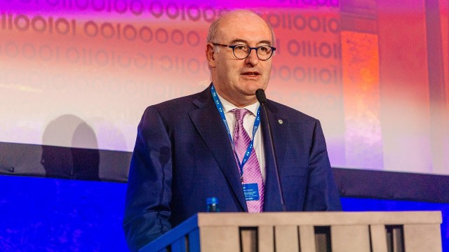 Premier Mateusz Morawiecki poleci w niedzielę do Brukseli, gdzie wieczorem spotka się komisarzem do spraw rolnictwa Philem Hoganem. Ma rozmawiać o negocjowanym obecnie nowym, unijnym budżecie po 2020 roku.
