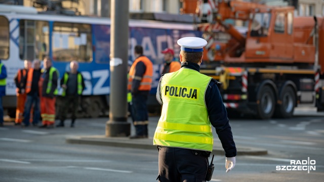 Policjanci i strażnicy miejscy będą przypominać pieszym i kierowcom, na skrzyżowaniu ul. Malczewskiego z al. Wyzwolenia, o bezpiecznym zachowaniu przy przechodzeniu przez jezdnię.