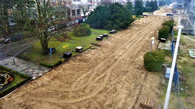 Opóźnia się remont historycznej promenady w Świnoujściu. Turyści, którzy przyjadą do kurortu w lipcu zamiast deptaka zobaczą plac budowy.