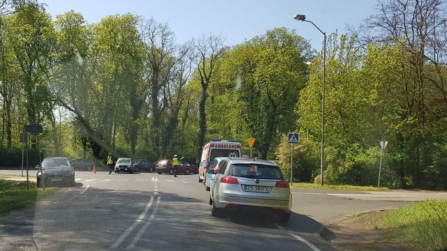 - Na wlocie do Szczecina jest wypadek, zachowajcie ostrożność - przestrzegł słuchacz Radia Szczecin.
