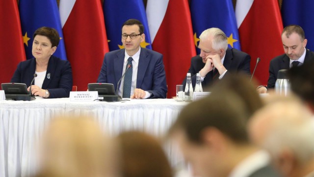 Premier Mateusz Morawiecki zaprezentował koncepcję dotyczącą podziału na stoliki tematyczne w czasie przyszłotygodniowych obrad oświatowego okrągłego stołu.