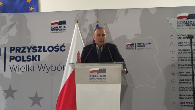 Grzegorz Schetyna krytykował rząd za sytuację w oświacie i zapowiedział zorganizowanie marszu Koalicji Europejskiej w Warszawie. Przewodniczący Platformy Obywatelskiej wziął udział w zorganizowanej w Poznaniu konwencji wyborczej Koalicji Europejskiej zrzeszającej polityków PO, PSL, SLD, Nowoczesnej i Zielonych.