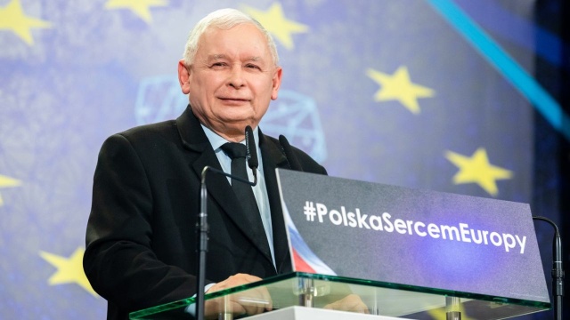 Jarosław Kaczyński ocenia, że członkostwo w Unii Europejskiej jest dla Polski korzystne. Prezes Prawa i Sprawiedliwości mówił o tym w Poznaniu, podczas wielkopolskiej konwencji wyborczej tej partii.