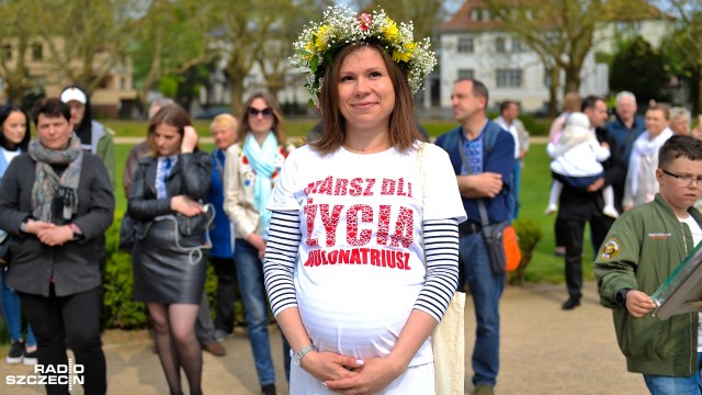 Kilkanaście tysięcy osób przeszło w 17. Szczecińskim Marszu dla Życia. Największa manifestacja w Polsce w obronie każdego życia, od poczęcia do naturalnej śmierci przeszła pod hasłem Miłość większa niż....