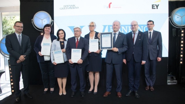 Szczecińska Izba Administracji Skarbowej na podium w ogólnopolskim rankingu Izb i Urzędów Skarbowych. Konkurs organizuje Dziennik Gazeta Prawna, a pod uwagę brana jest m.in. skuteczność i efektywność.