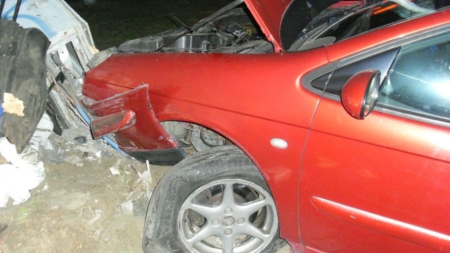 40-latek z narkotykami i pod ich wpływem jechał po Szczecinie citroenem, zatrzymali go policjanci. Mężczyzna uciekał przed funkcjonariuszami, staranował też inny radiowóz.