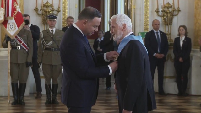 Prezydent Andrzej Duda wręczył na Zamku Królewskim najwyższe odznaczenia państwowe - ordery Orła Białego.