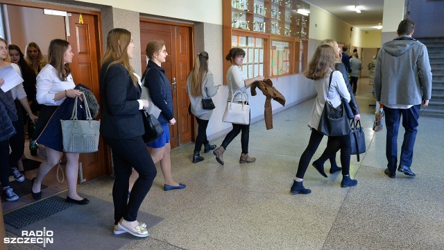 O godzinie 9 rozpoczyna się pierwszy dzień egzaminu maturalnego. Ponad 12 tysięcy uczniów liceów i techników z województwa zachodniopomorskiego zmierzy się ze sprawdzianem z języka ojczystego.