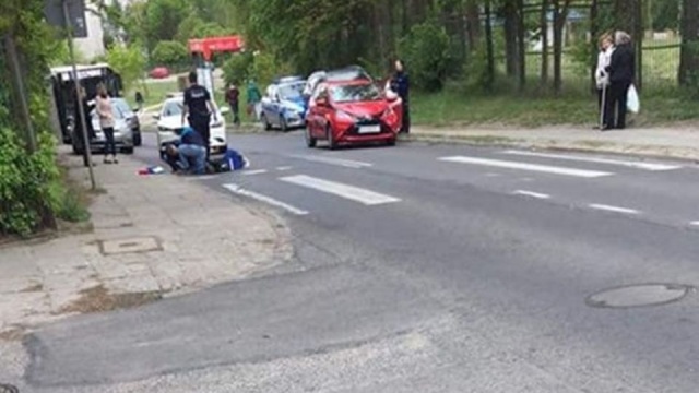 U zbiegu ulic Bandurskiego z Axentowicza samochód potrącił pieszego. Skrzyżowanie jest nieprzejezdne. Autobusy komunikacji miejskiej linii 57 i 68 jadą objazdem przez ul. Warcisława.