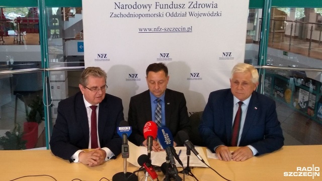 Podczas konferencji prasowej Wojciech Włodarski - zastępca dyrektora ds. ekonomiczno-finansowych zachodniopomorskiego NFZ poinformował o zwiększeniu budżetu kołobrzeskiego szpitala o 1,4 mln złotych.