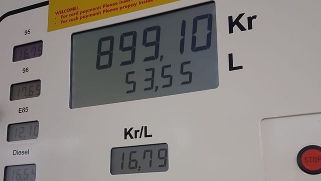 Coraz więcej mieszkańców Szwecji uważa, że ceny paliw w ich kraju są zbyt wysokie. W kwietniu na Faceboooku powstała grupa licząca ponad 450 tysięcy osób, które domagają się od rządu natychmiastowej obniżki cen benzyny.