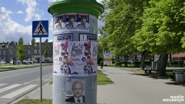 Mandat, grzywna lub nawet areszt grozi pracownikowi Miejskiego Ośrodka Kultury w Policach, który zniszczył materiały wyborcze Joachima Brudzińskiego. O sprawie poinformowali Radio Szczecin działacze polickich struktur Prawa i Sprawiedliwości.