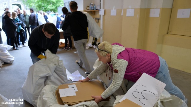 Lokale wyborcze już prawie gotowe. W niedzielę Polacy wybiorą posłów do PE [ZDJĘCIA]