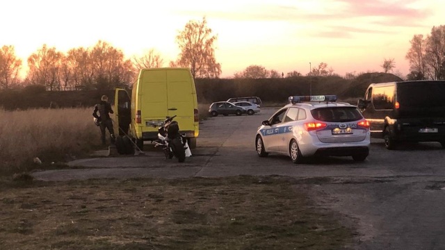 Ryk wyjących silników i unoszący się zapach spalonej gumy to codzienność dla mieszkańców kołobrzeskiego Podczela.