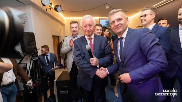 Koalicja Europejska przegrywa z Prawem i Sprawiedliwością wybory do Parlamentu Europejskiego - tak wynika z sondażu IPSOS dla TVP, TVN i Polsatu. KE uzyskała 39,1 proc. głosów.