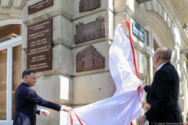 Ulica Polskich Architektów - taką nazwę nosi od od piątku jedna z ulic w centrum stolicy Azerbejdżanu. Upamiętnia Polaków, którzy brali udział w projektowaniu części reprezentacyjnych budynków w Baku.