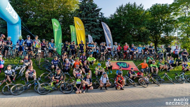 Kolarze w sobotę ruszyli w trasę ze Szczecina do Kołobrzegu. Na starcie zameldowało się 113 rowerzystów. Mają do pokonania 160 kilometrów.