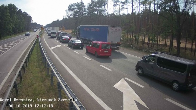 Zakorkowana autostrada A6 i trasa S3 w obu kierunkach między Węzłem Kijewo a starym zjazdem do Dąbia.