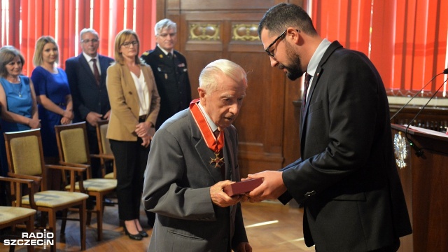 Prezydent Andrzej Duda nadał odznaczenie - Krzyż Komandorski Orderu Odrodzenia Polski - Wiesławowi Sokołowskiemu za ratowanie życia Żydom podczas II wojny światowej.