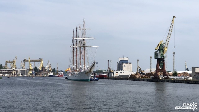 Przy Łasztowni zacumował hiszpański żaglowiec Juan Sebastin de Elcano.