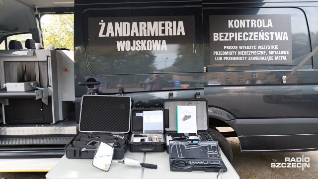 13 czerwca w Polsce przypada święto Żandarmerii Wojskowej. Nawiązuje do tradycji Dywizjonu Karabinierów Konnych z XIX wieku oraz żandarmerii z lat 1914-1945. To właśnie 13 czerwca w 1831 roku rozkazem generała Tomasza Łubieńskiego powołano Służbę Polową, czyli pierwsze oddziały wojskowej policji.