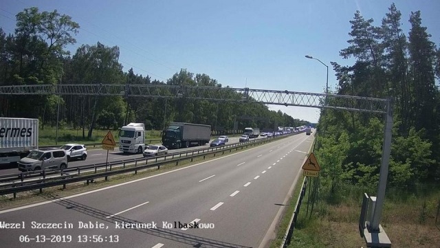Ponad czterokilometrowy korek utworzył się między węzłami Kijewo i Rzęśnica na remontowanym odcinku autostrady A6.