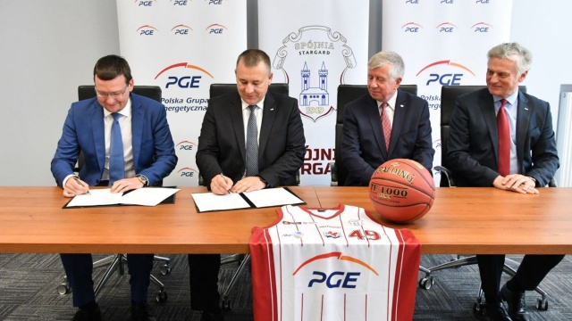 Koszykarze Spójni Stargard mają potężnego sponsora na nowy sezon. PGE Polska Grupa Energetyczna została partnerem strategicznym koszykarskiej drużyny stargardzkiego klubu.