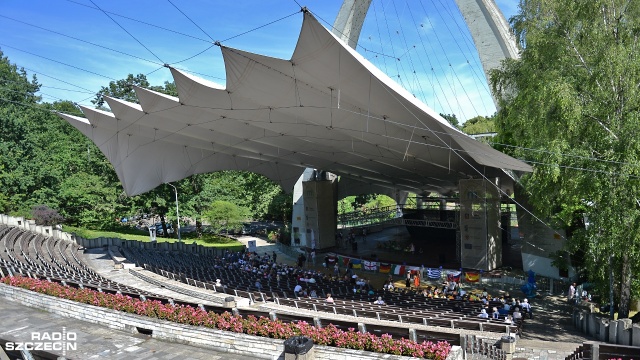 NieWielki Festiwal Wolontariatu odbył się w szczecińskim Teatrze Letnim. To święto pokoleniowe: podopiecznych oraz tych, którzy wspierają. Na scenie wystąpiły przedszkolaki i seniorzy.