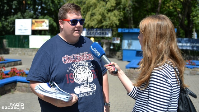 Co zmieni się w rządowym programie Rodzina 500 Plus od lipca, gdzie złożyć wnioski o to świadczenie czy komu ono przysługuje O to wszystko mogli zapytać mieszkańcy na szczecińskich kąpieliskach.