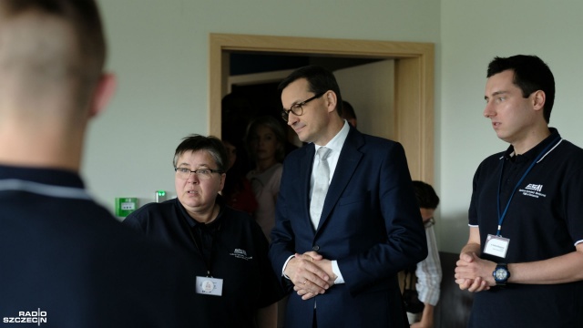 Premier zwiedził sztuczny szpital w Szczecinie [WIDEO, ZDJĘCIA]