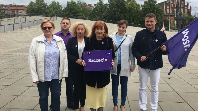 Wiosna miała rozbić duopol Prawa i Sprawiedliwości oraz Platformy Obywatelskiej. Teraz jej działacze rozważają jednak wspólny start z PO. Podczas poniedziałkowej konferencji prasowej liderka Wiosny w Szczecinie Małgorzata Prokop-Paczkowska zgodziła się nawet z szefem Platformy Grzegorzem Schetyną. Jak mówiła metoda Donta jest bezlitosna i trzeba robić tak, żeby odsunąć PiS od władzy.