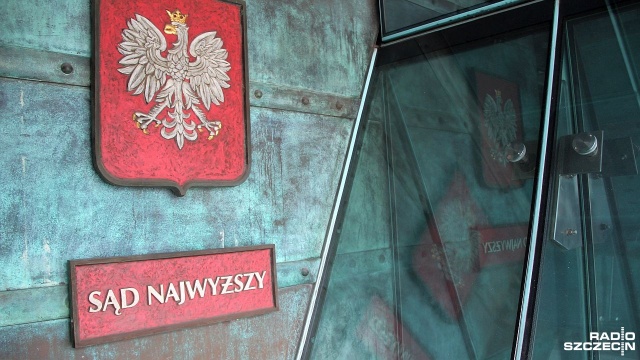 Prokuratura ma miesiąc na przedstawienie jednolitego stanowiska w sprawie nowych dowodów i faktów w procesie Arkadiusza Kraski. Sąd Najwyższy odroczył we wtorek decyzję w sprawie szczecinianina skazanego w 2001 roku na dożywocie za podwójne zabójstwo.