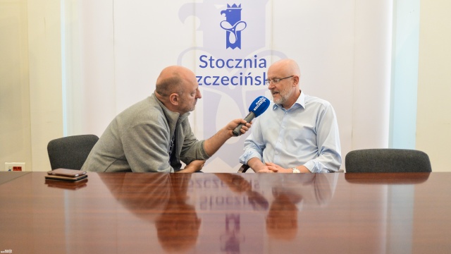 Stocznia Szczecińska to zakład dochodowy i ustabilizowany - mówi jej nowy prezes Marek Opowicz. Jego zdaniem potrzeba jednak jeszcze trochę pracy, aby stocznia mogła samodzielnie budować statki. W piątek oficjalnie przejął swoje obowiązki i poznał pracowników.